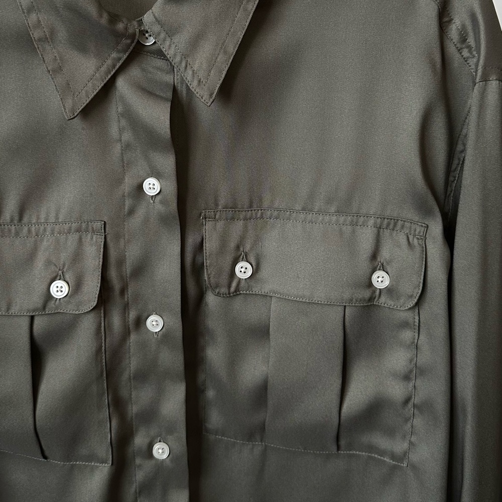 BANANA REPUBLIC DOUBLE POCKET SATIN SHIRT UTILITY STYLE in Green Size-Medium - Picture 4 of 10